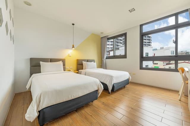 Standard Twin Room