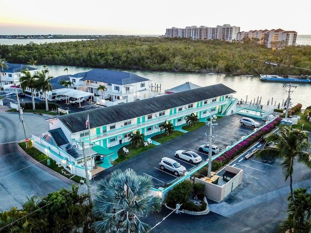 The Boat House Motel3