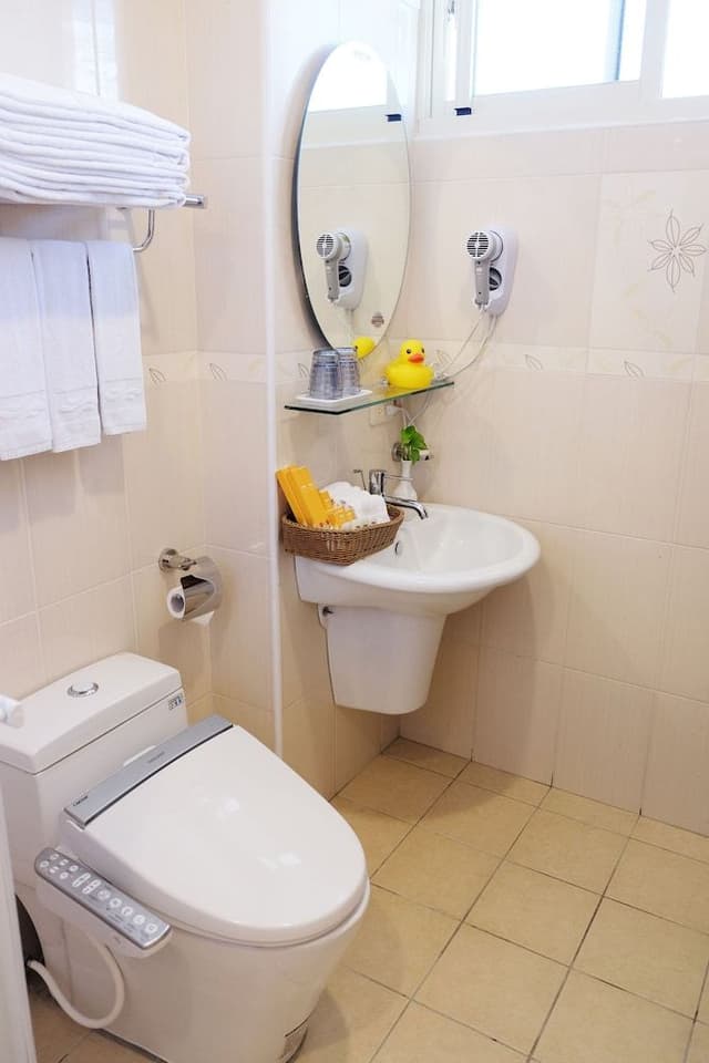 Basic Double Room, 2 Queen Beds, Mountain View