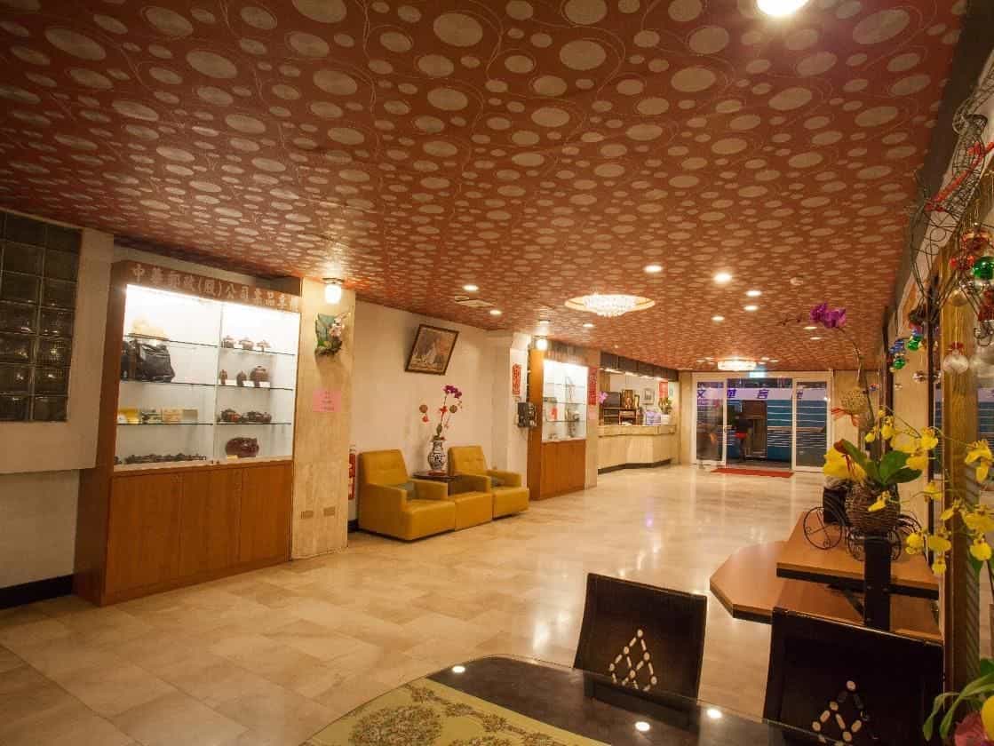 Chiayi Crown Hotel