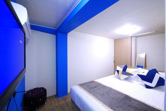 Basic Double Room (302)