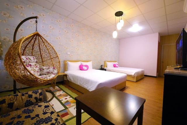 Comfort Quadruple Room, City View