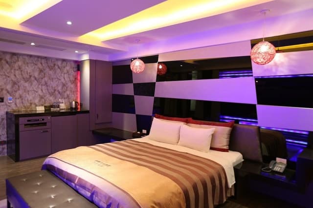 Design Double Room, 1 King Bed