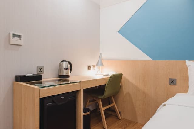 Standard Double or Twin Room, No Windows