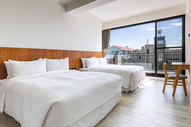 Classic Quadruple Room, Balcony