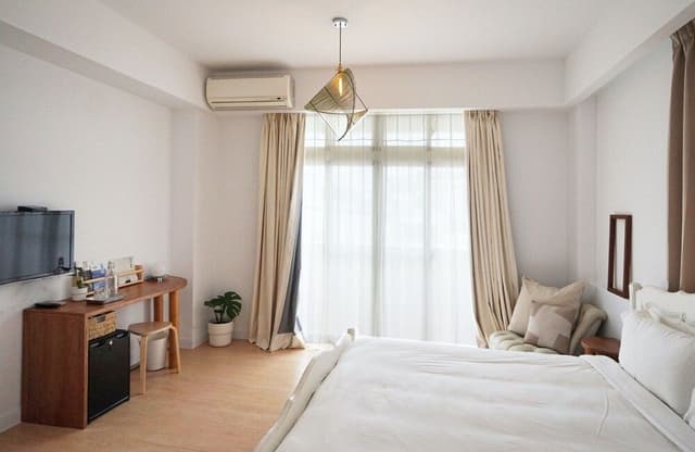 Deluxe Double Room, 1 Queen Bed, Bathtub, Mountain View