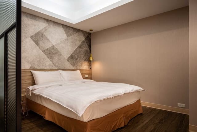 City View Six-person Room