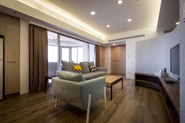 Deluxe City View Family Room