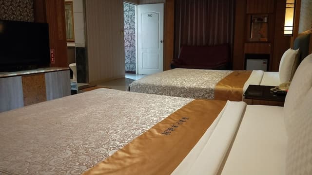 Business Quadruple Room