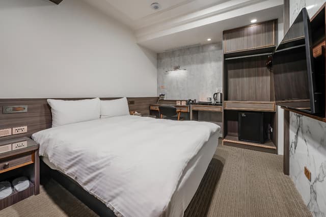 Standard Double Room without Window