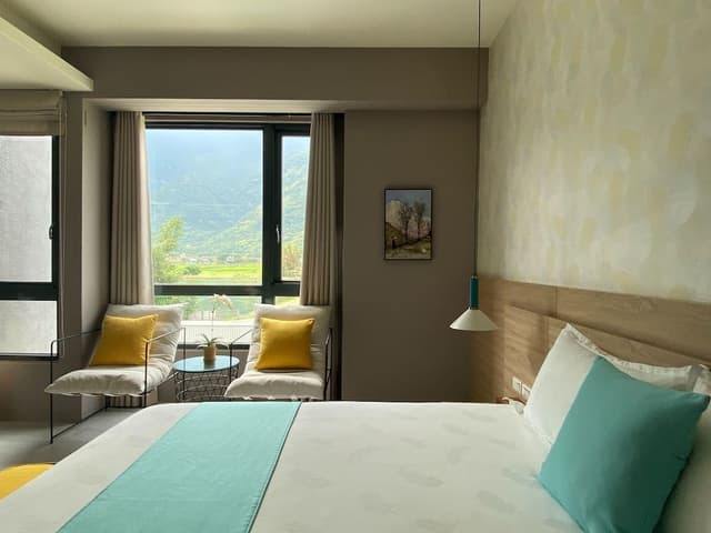 Senior Double Room, 1 Queen Bed, Non Smoking, Mountain View