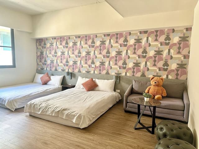 Gallery Quadruple Room, 2 Double Beds, Non Smoking, Bathtub