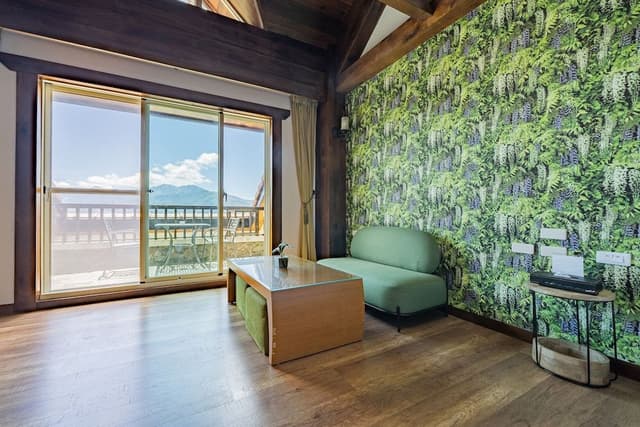 Family Room, Mezzanine