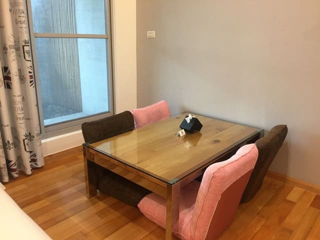 Room (5 pax)