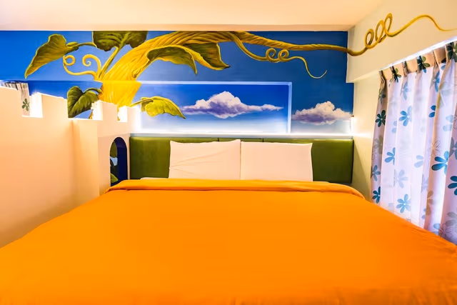 Gallery Quadruple Room