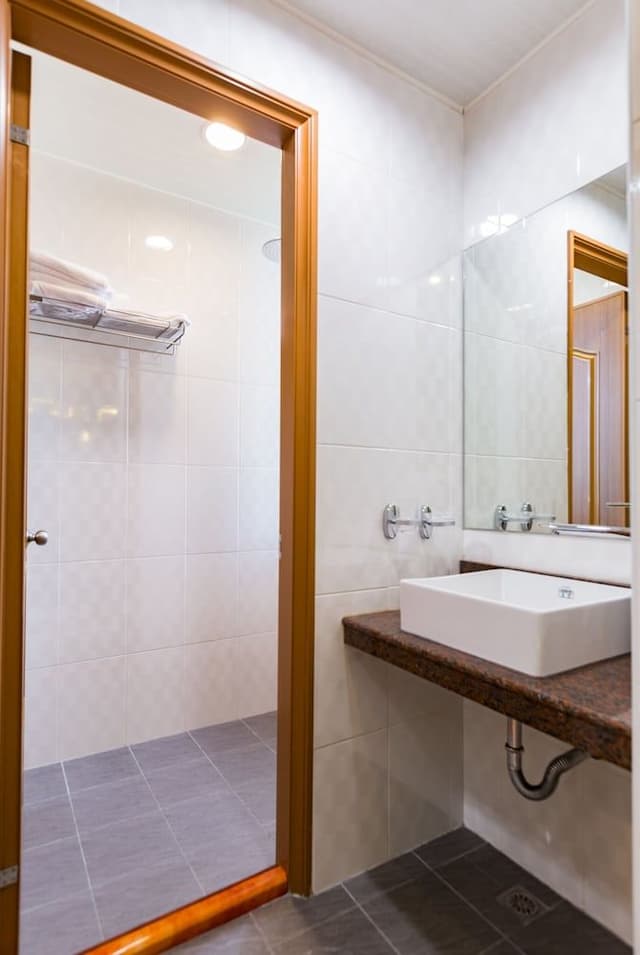 Gallery Quadruple Room