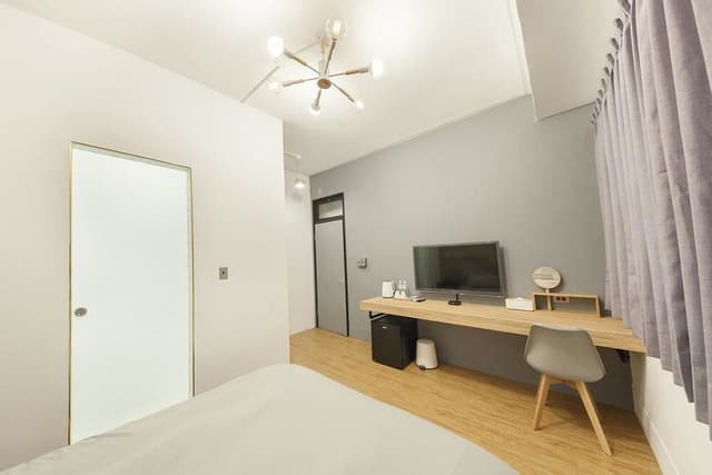 Standard Double Room (Wood)