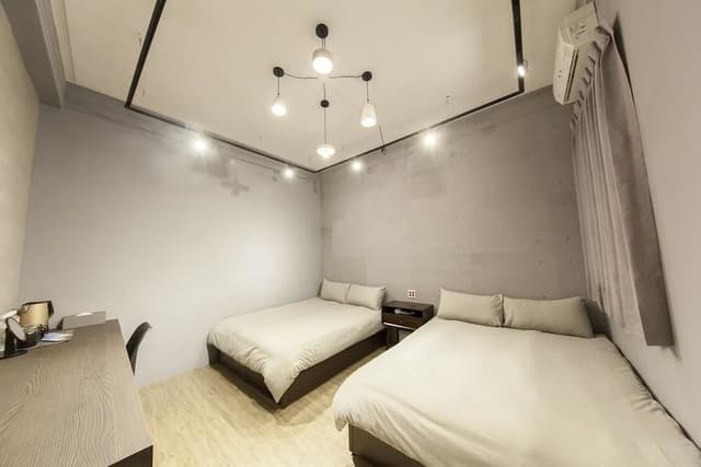 Standard Quadruple Room (Water)