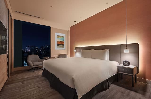 Premier Room City View - Double (7F-9F)