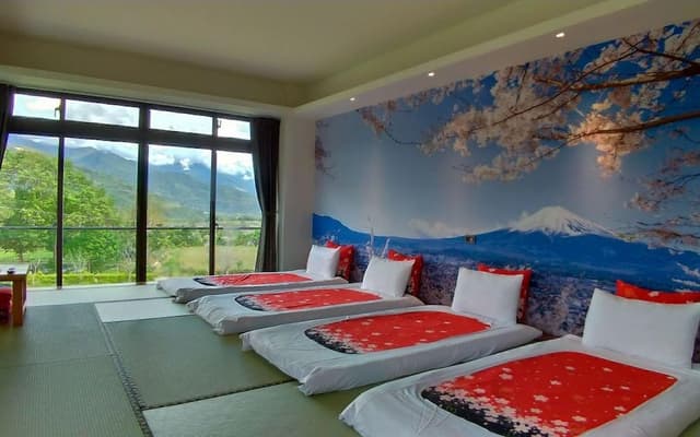 Family Quadruple Room, Valley View