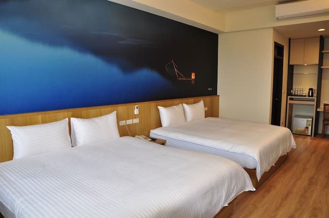 Comfort Room, 2 Queen Beds, Mountain View (203)