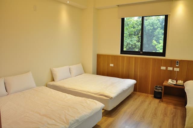 Comfort Room, Mountain View (301)