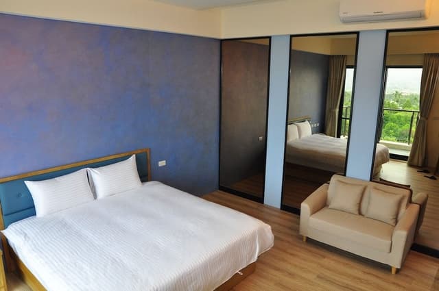 Comfort Room, Mountain View (303)