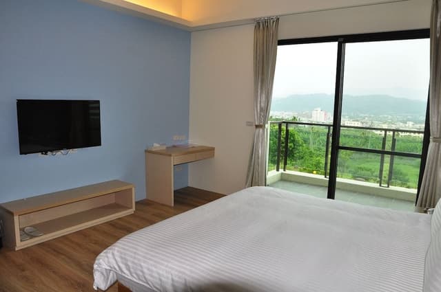 Comfort Room, Mountain View (303)