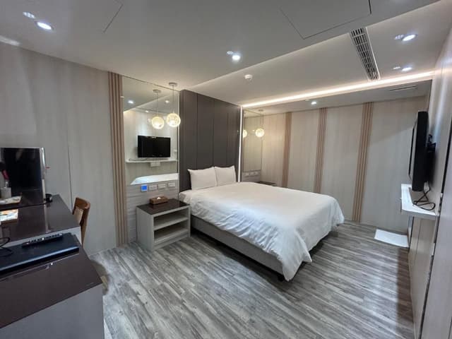 Superior Room without Window