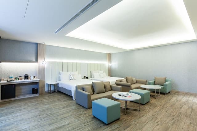 Deluxe Quadruple Room