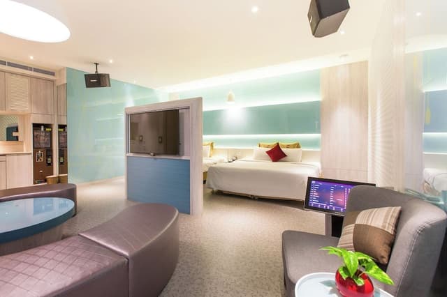 Quadruple Room With Karaoke