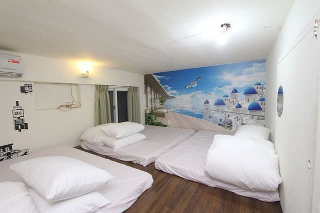 Deluxe Loft, Multiple Beds, Non Smoking, City View
