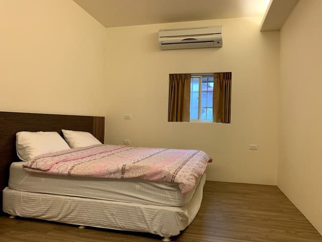 Economy Double Room, 1 King Bed