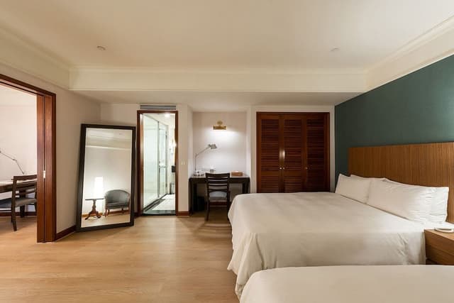 Classic Quadruple Room