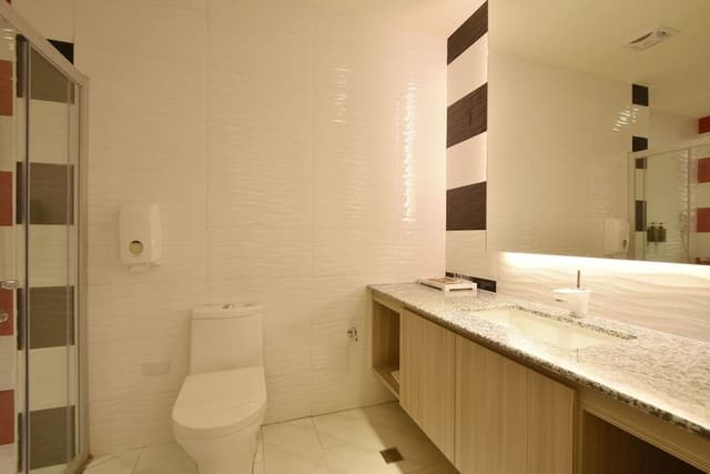 Double Room, Bathtub