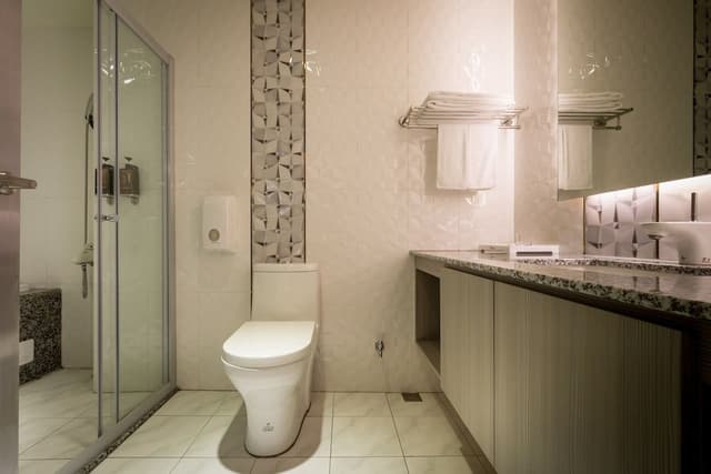 Double Room, Bathtub