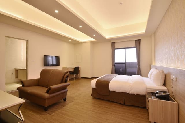 Double Room, Bathtub