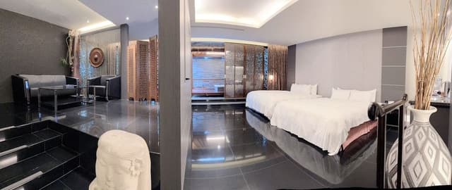 Luxury Double Room (CRYSTAL)