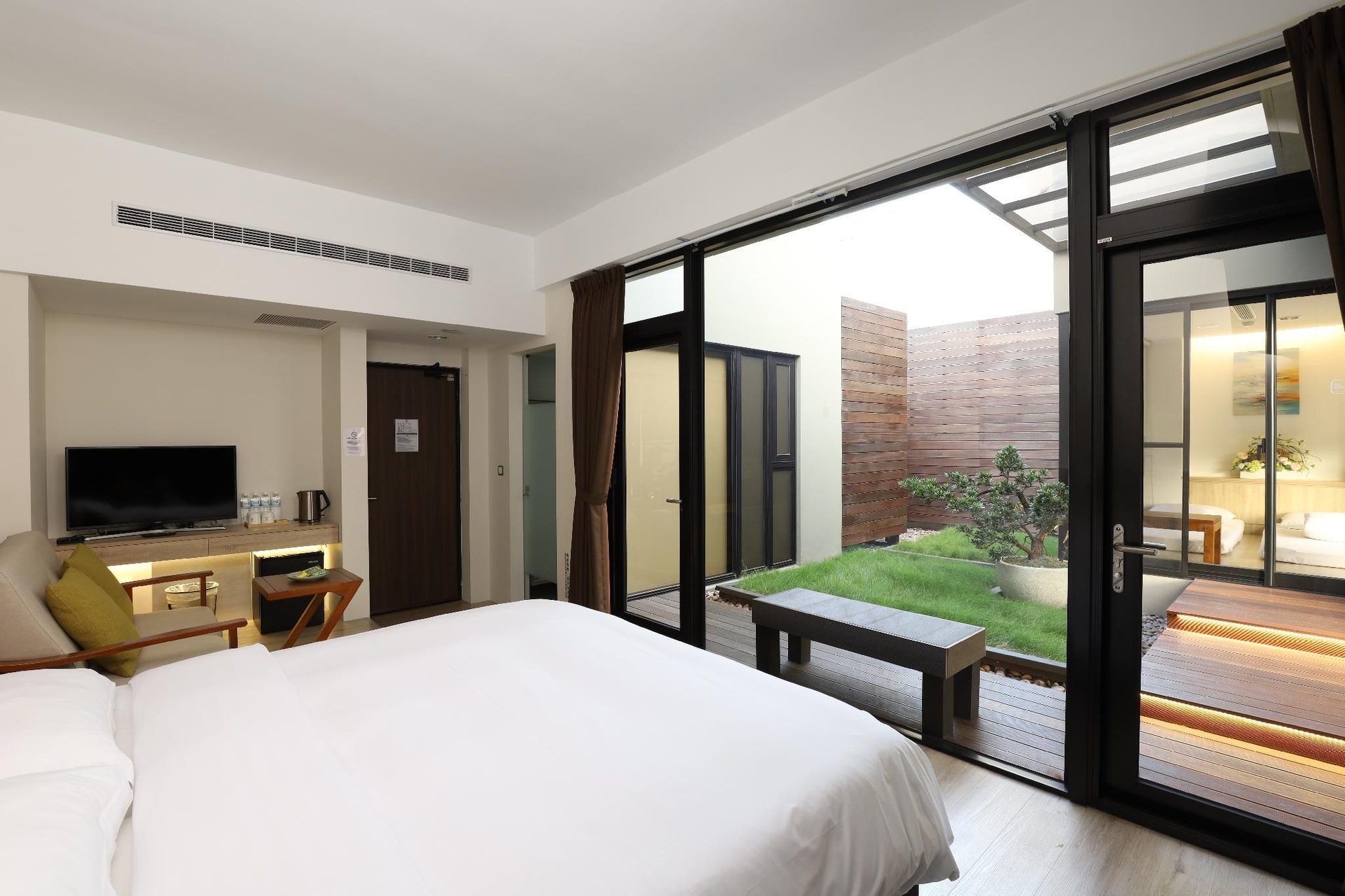 โรงแรมแซด (Hotel Z)1