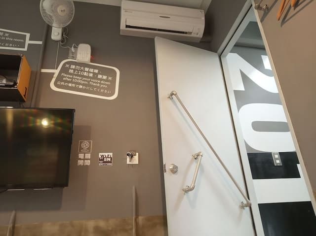 Standard Quadruple Room, Non Smoking (201)