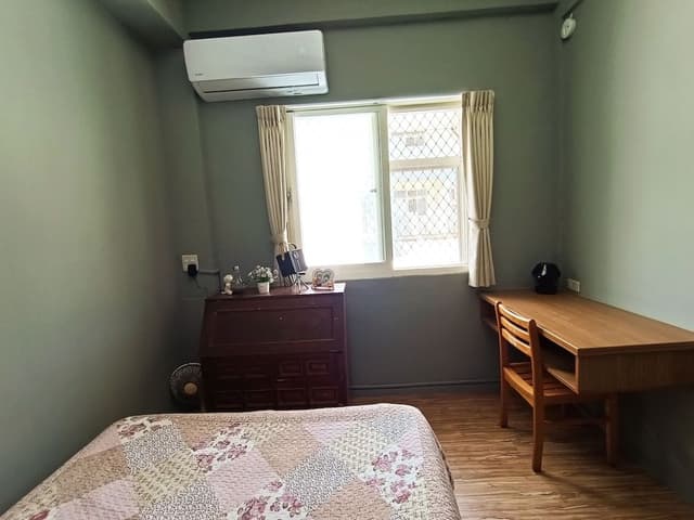 Economy Double Room, 1 Queen Bed