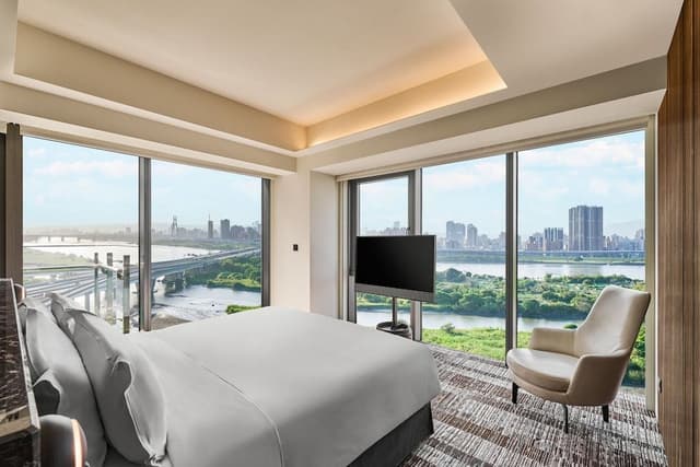 River Corner Studio, Guest room, 1 King, River view