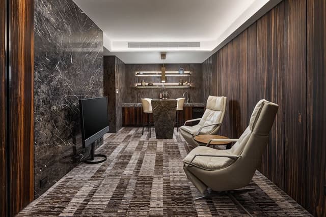 River Corner Suite, Suite, 1 King, River view
