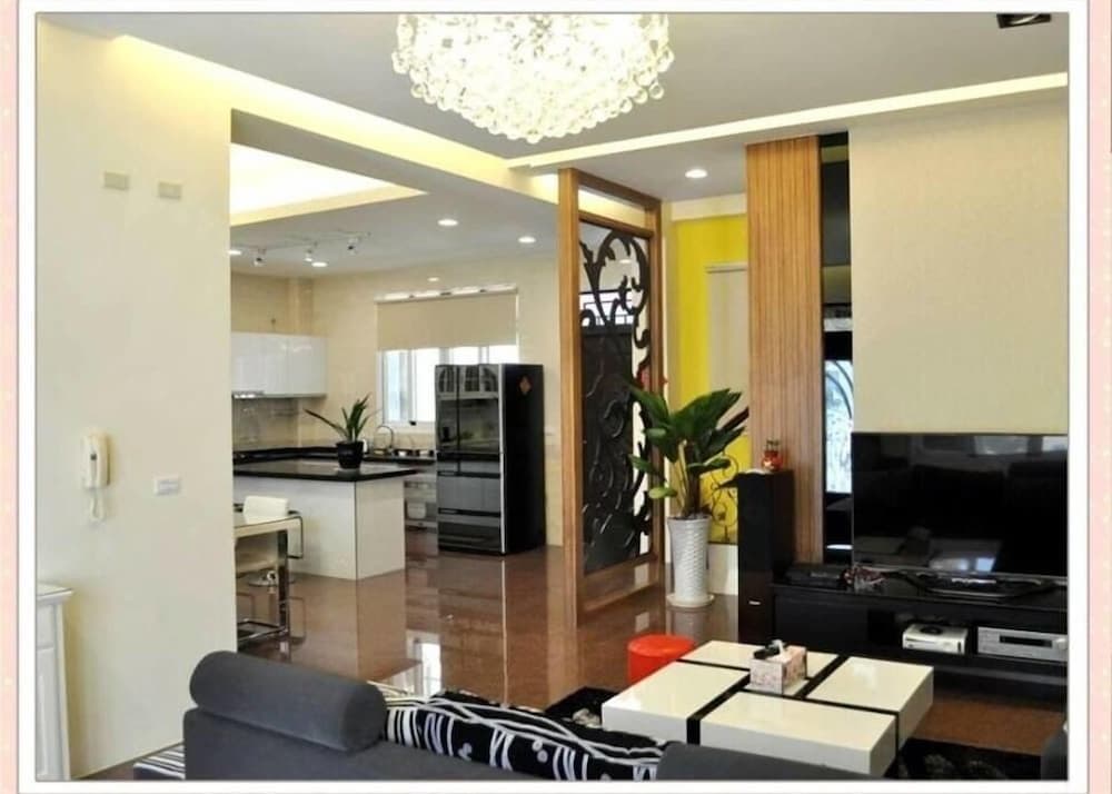FiFI House FiFI House