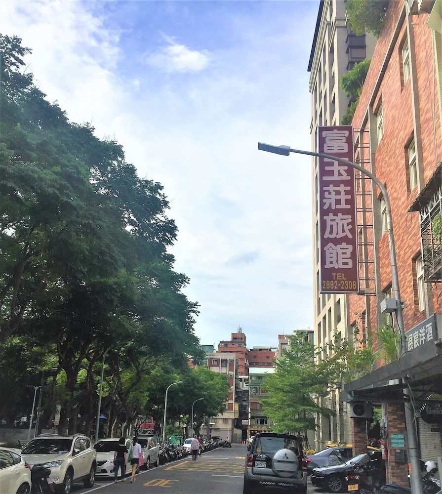 Rich Zone Hotel1
