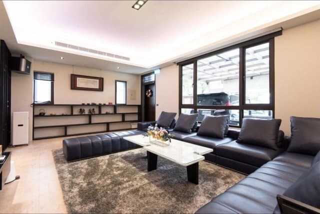Deluxe Villa