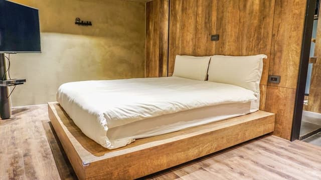 Design Room, 1 Double Bed, City View