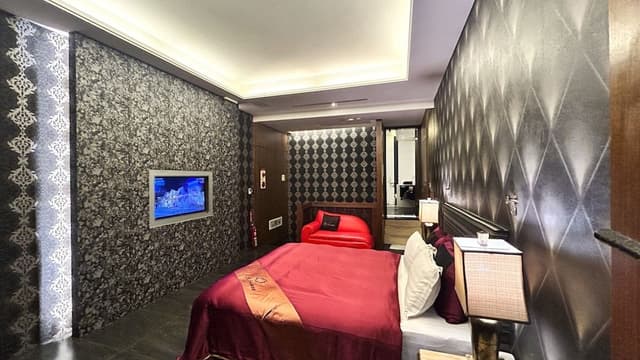 Exotic Double Room Check-in after23:00(no continuously stay)