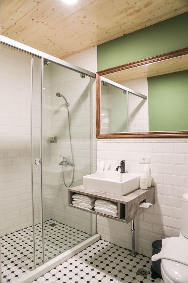 Elite Quadruple Room, 2 Queen Beds, Ensuite, City View