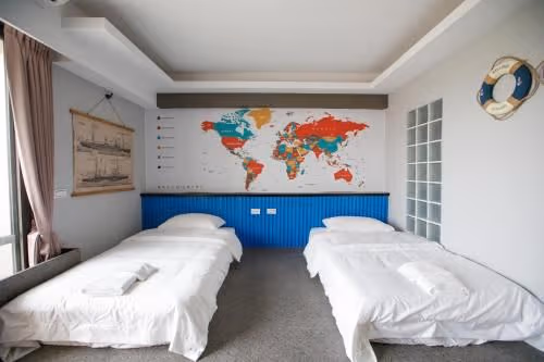 2 Single Beds Room